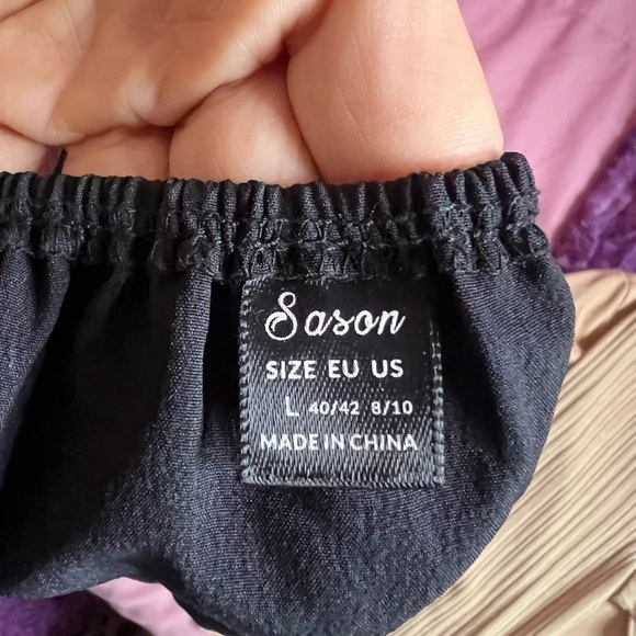 pretty open back blouse - Picture 4 of 7